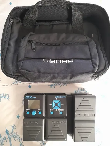 Pedaleira Zoom