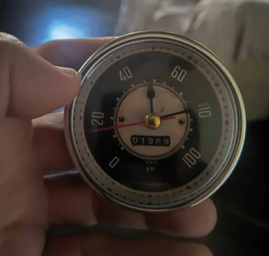 Relógio Kombi corujinha Fusca retrô vintage VW