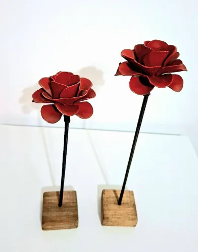LINDAS FLORES VERMELHAS DECORATIVAS - ROSAS VERMELHAS 