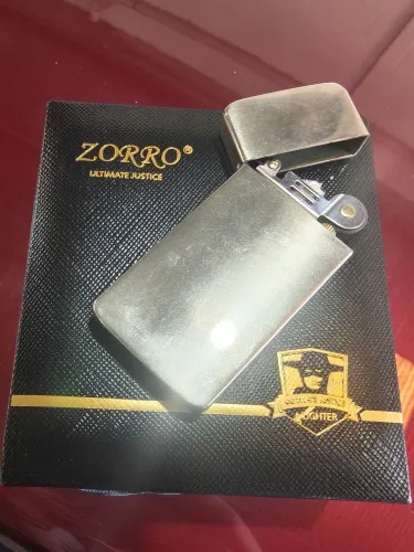 Isqueiro Zorro Ultrafino a fluido NOVO