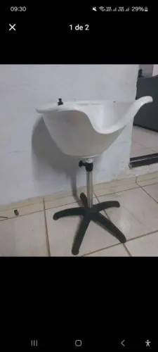 Lavatório portátil branco sem ducha e aquecedor