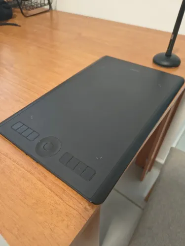Mesa Digitalizadora Wacom Intuos Pro Média Semi-Usada PTH-660 (2017)