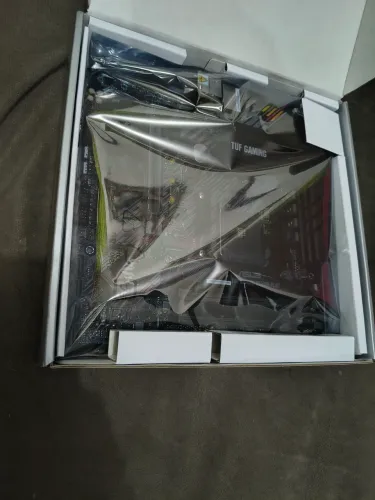 Placa-mãe Asus TUF B550M-Plus AM4 - Nova, Lacrada, com Nota Fiscal
