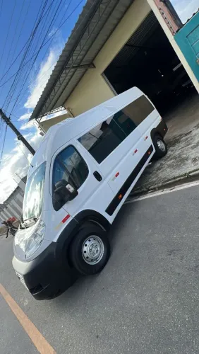 Aluguel de vans, ônibus e micro-ônibus 