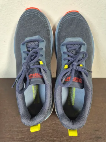 Tênis Skechers tam 39