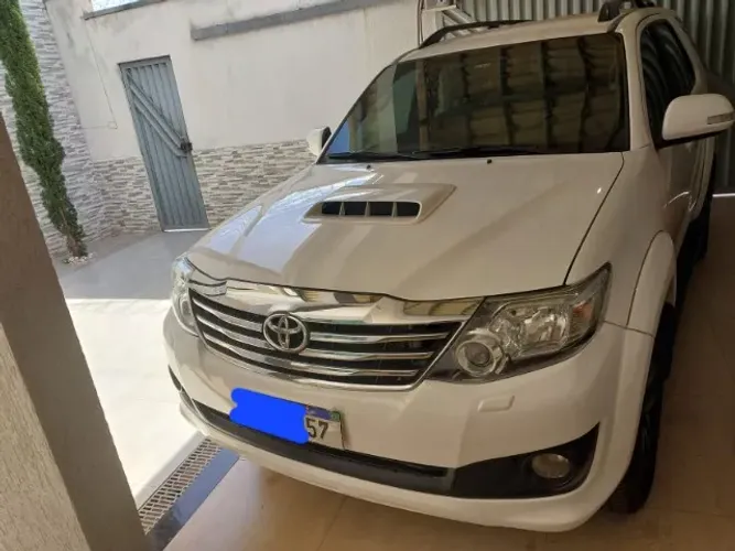 Toyota Hilux SW4 SRV D4-d 4X4 3.0 TDI Dies. AUT 2013
