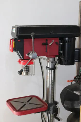 Furadeira de Coluna Motomil RDM-2801F 220V Monofásica (Motor 2CV Novo - Sem Uso)