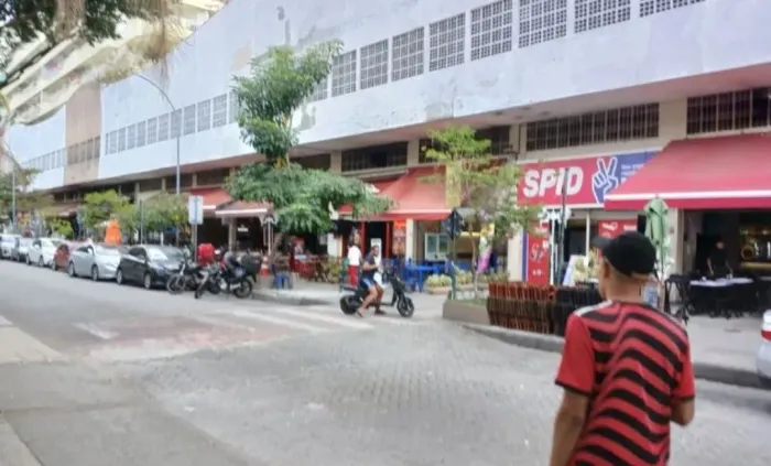 PASSO PONTO EM BOTAFOGO EXCELENTE LOJA NA MELHOR RUA DE RESTAURANTES. EM FRENTE AO METRÔ