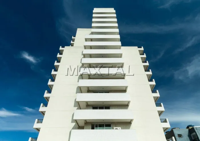 Sala Comercial à venda de 35m², com 2 banheiros, ao lado do Metrô Santana.