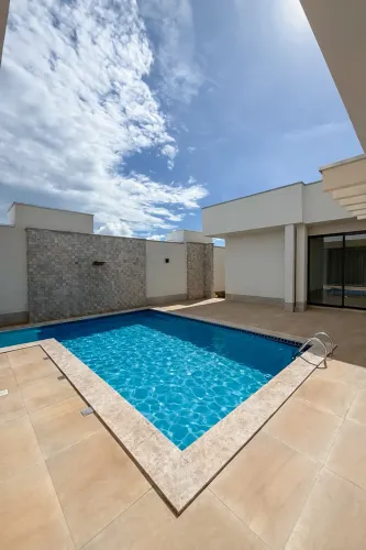 Casa, 4 quartos, 3 suítes, 305 m², 4 vagas no Setor Universitário em Goianésia