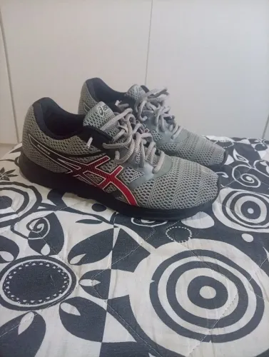 Tênis Asics Blocker Masculino Cinza/Vermelho - Tam [Inserir Número] (Pouco Uso)