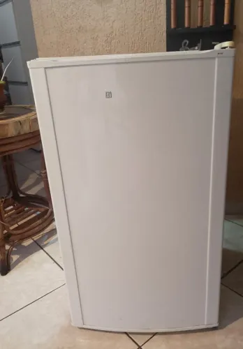 Frigobar Eletrolux RE 120. Obs: NÃO BAIXO PREÇO!