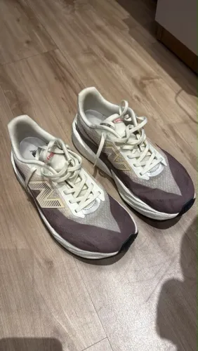 Vendo New Balance V5 otimo estado