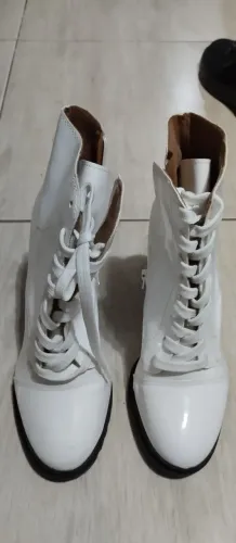 Bota branca Vizzano