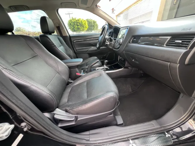 Mitsubishi Outlander Comfort 2.0 16V Aut. 2018