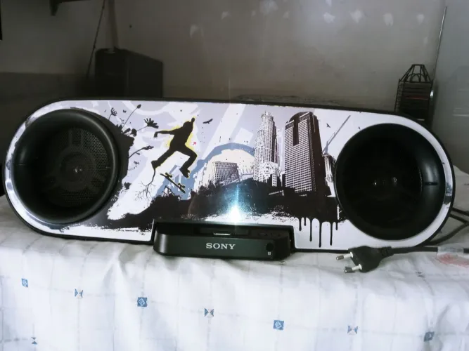 Caixa de som sony rdh-sk8ip mais iPhone 4 preto 16gb com docking station