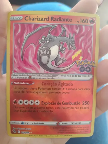 Carta pokémon Charizard radiante