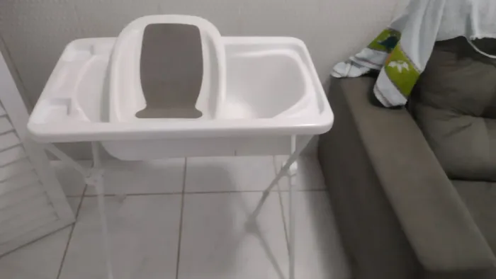 Vendo banheira semi nova.