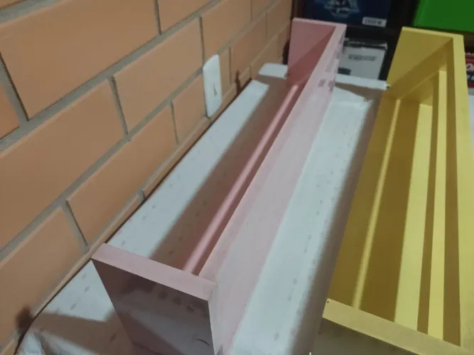 Nichos , Armário formato casinha e sugador de gordura