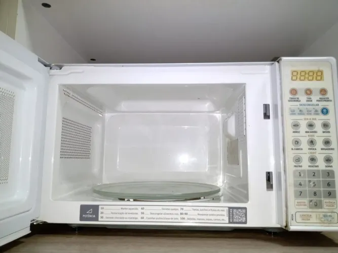 Micro-ondas Electrolux 20L MTD30 Branco - Perfeito Estado
