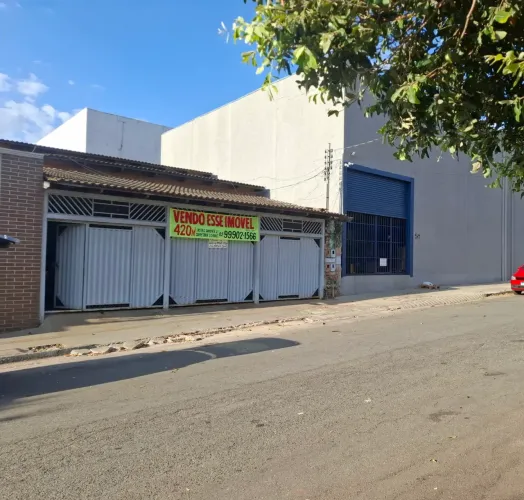 Casa + Sala Comercial Res.Nossa Senhora de Fátima ( Goiânia Goiás)