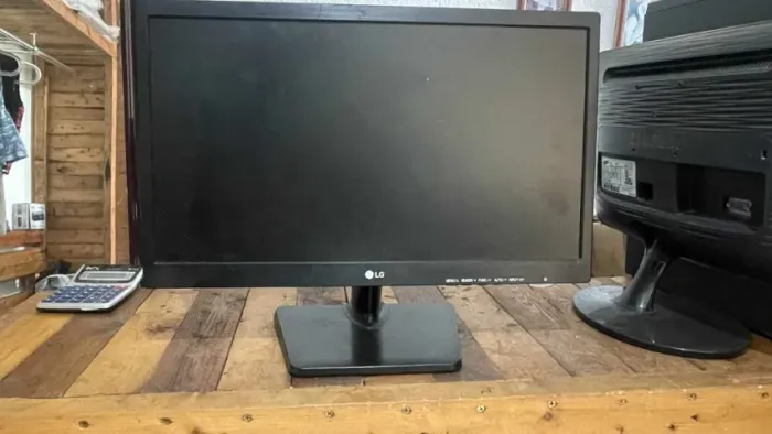 Monitor LG 19,5" 75hz VGA para escritório 
