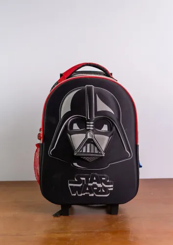 Mochila Escolar Star Wars Darth Vader com Rodinhas e Carrinho