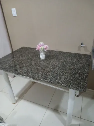 Vende- se mesa de mármore 