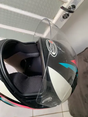 Capacete feminino