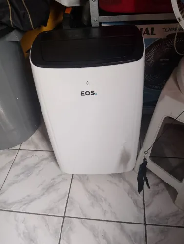 Ar-condicionado portátil EOS com defeito