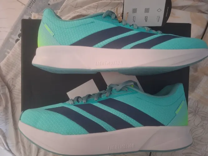 Tênis Adidas