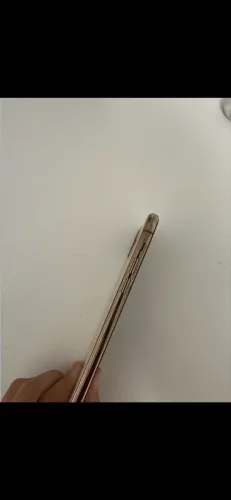iPhone 11 Pro Max dourado 265 gb com tela rachada e traseira