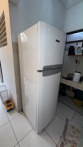 Geladeira Continental 370L Muito Nova