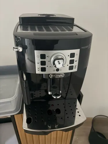 Cafeteira Automatica Delonghi Magnifica S