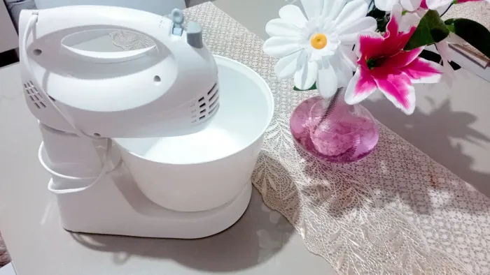 Vendo essa batedeira em perfeito estado de uso (220w)