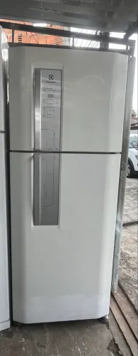 Geladeira Electrolux frost free painel digital 427l