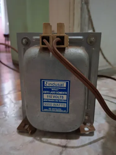 Autotransformador Bivolt Indusat 3000W (110/220V) - Usado