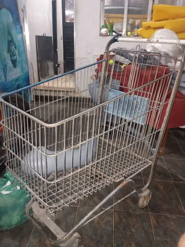 Carrinho de supermercado otimo para uso geral