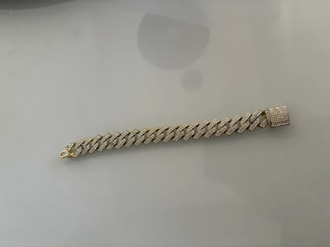 Pulseira cravejada