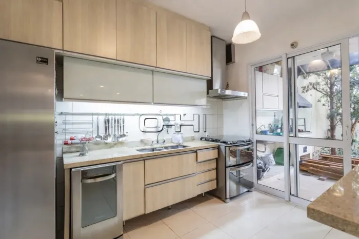 Venda Casa em Condomínio 4 Dormitórios - 210 m² Moema