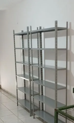Estante de Aço 2m - Nova na Embalagem