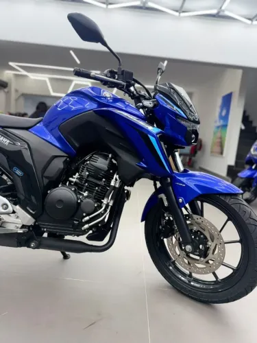 FZ25 2025 BAIXO KM SEM DETALHES