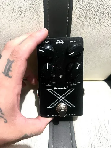 Pedal Overdrive de Baixo Demon Fx Microtubes X