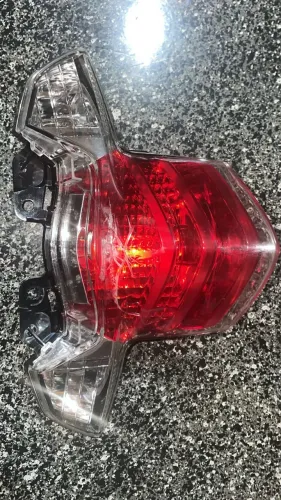 Carenagem da lanterna traseira da Biz 125 2026