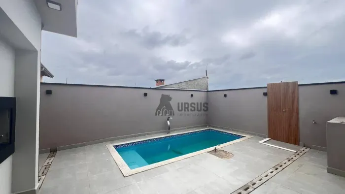 Casa à Venda na Vila Suíça Pindamonhangaba | 3 Quartos, Piscina Aquecida e Área de Lazer C