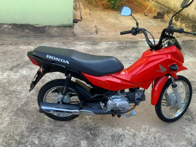Honda Pop 110i bem conservada