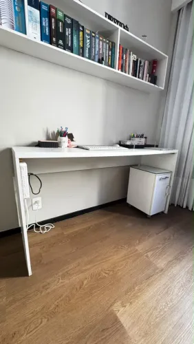 mesa é criado mudo 