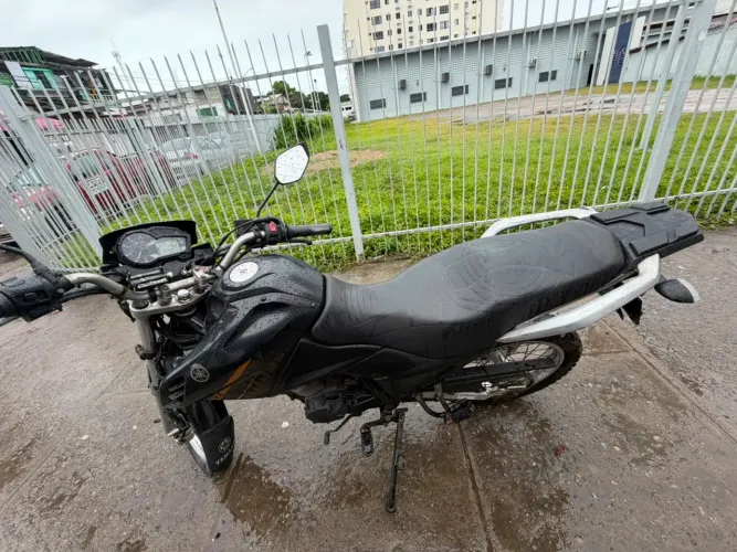 Crosser 2019 80010 km Sem detalhes, pegar e andar