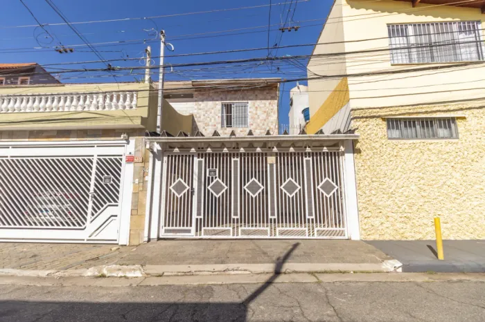 Sobrado para venda em Parque Residencial da Lapa com 3 quartos, sendo 2 suítes, 115m²
