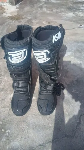 Venda uma bota de trilha